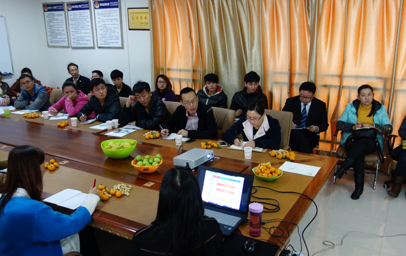 天度第四屆客戶沙龍及網(wǎng)絡(luò)營銷分享會于2013年10月23日舉行，30余家客戶參加了本次沙龍和講座，并給予高度贊許和認(rèn)可。事實證明，天度在不斷強化產(chǎn)品和服務(wù)品質(zhì)的同時，我們還持續(xù)不斷加強對客戶網(wǎng)站運營和營銷推廣上的支持。選擇天度，就是選擇了一條通往新媒體營銷和電子商務(wù)的捷徑。